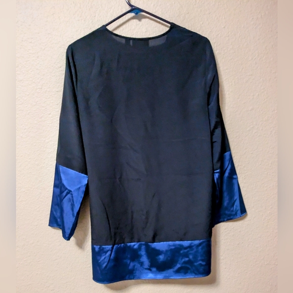 Simply Vera Wang Navy and Blue Silky Long Sleeve Top Blouse Tunic Sz. M - Picture 2 of 8